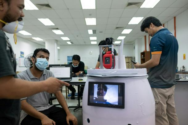 'Medibot' hará rondas en salas de virus de Malasia 1 'Medibot' hará rondas en salas de virus de Malasia - 3d8fd4b photo1 610
